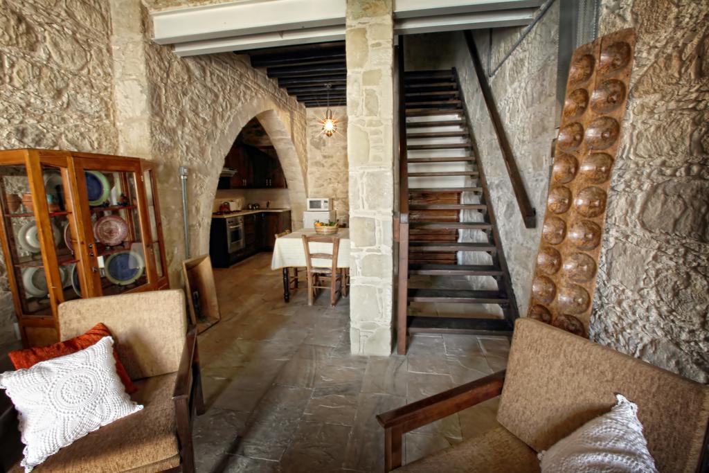 Leonidas Village Houses Goudhi Экстерьер фото