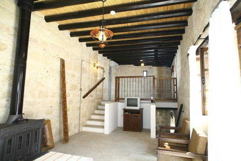 Leonidas Village Houses Goudhi Экстерьер фото