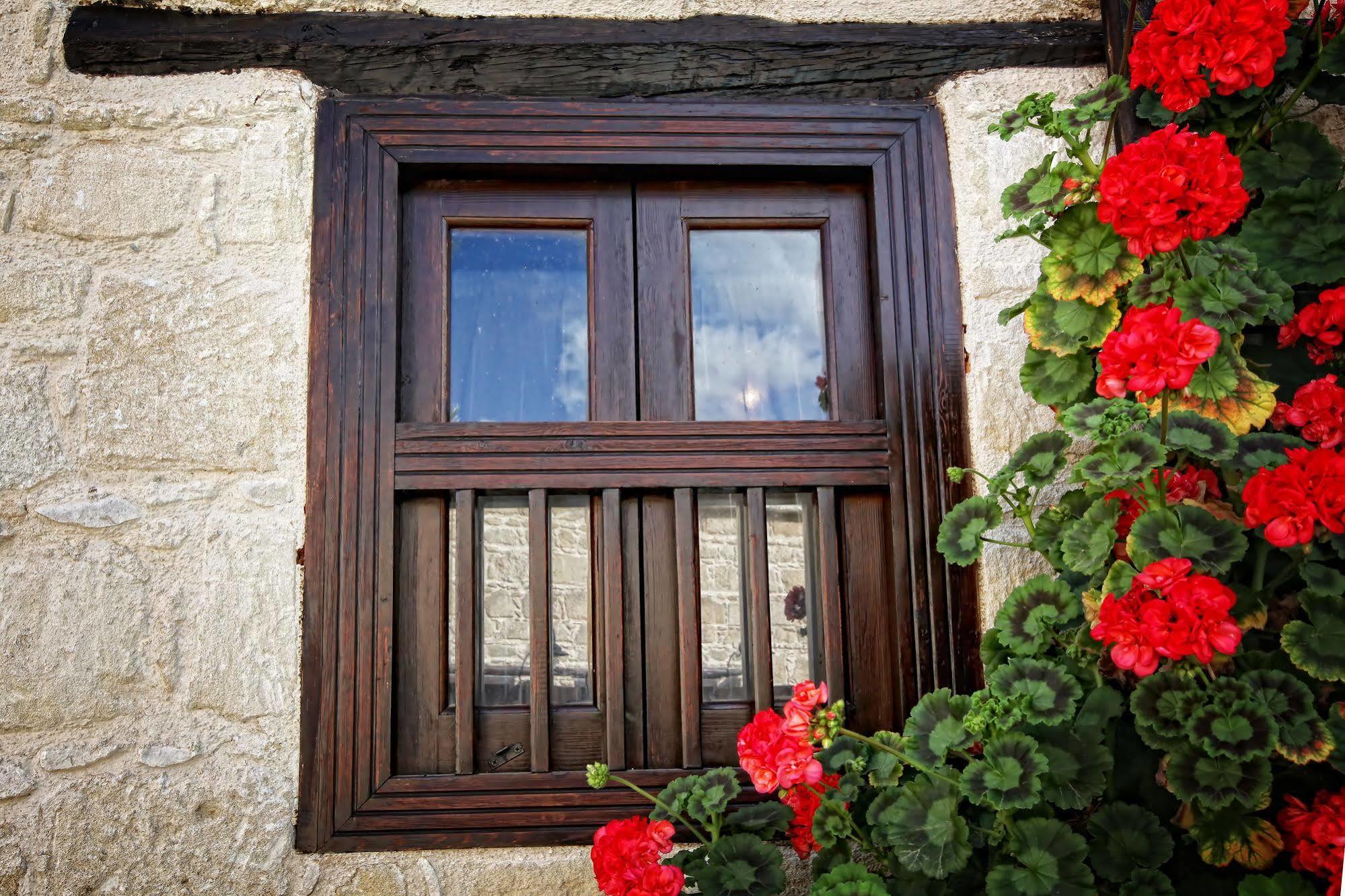 Leonidas Village Houses Goudhi Экстерьер фото