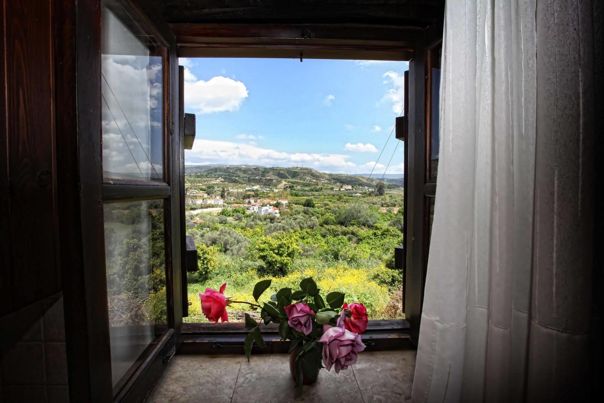 Leonidas Village Houses Goudhi Экстерьер фото